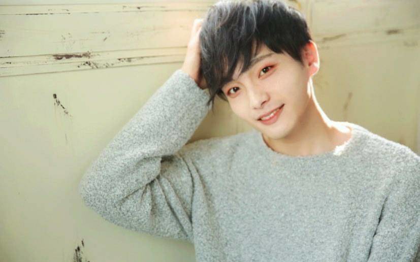 日本初のメイク男子のミスターコンテスト 日本一カッコいいメイク男子が遂に決定 りょうちけ さんがグランプリ受賞 美容グッズ7万円を贈呈 株式会社otonariのプレスリリース