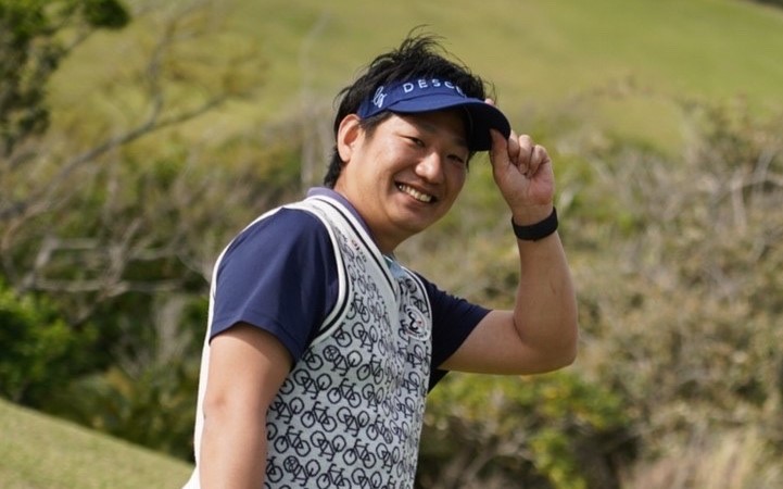 安岡 幸紀さん 元芸人が届ける 笑いあふれるゴルフスクール そして ゴルファーとして挑戦し続けるその覚悟とは Vitamin Day